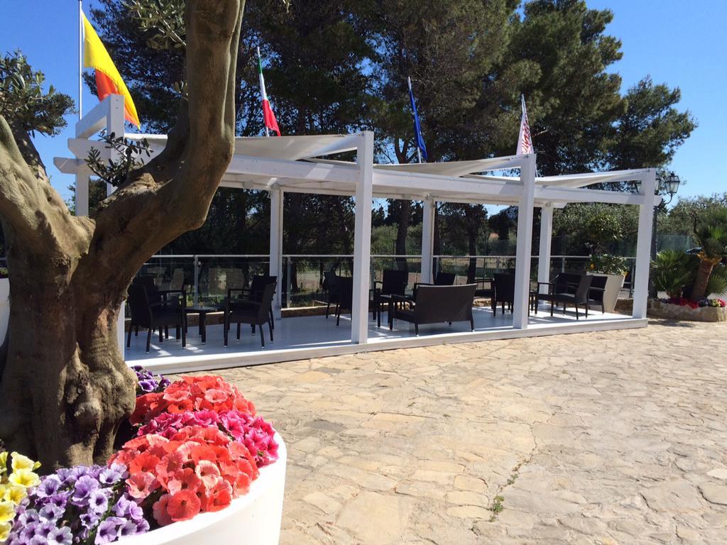 צ'פאלו Calanica Resort מראה חיצוני תמונה