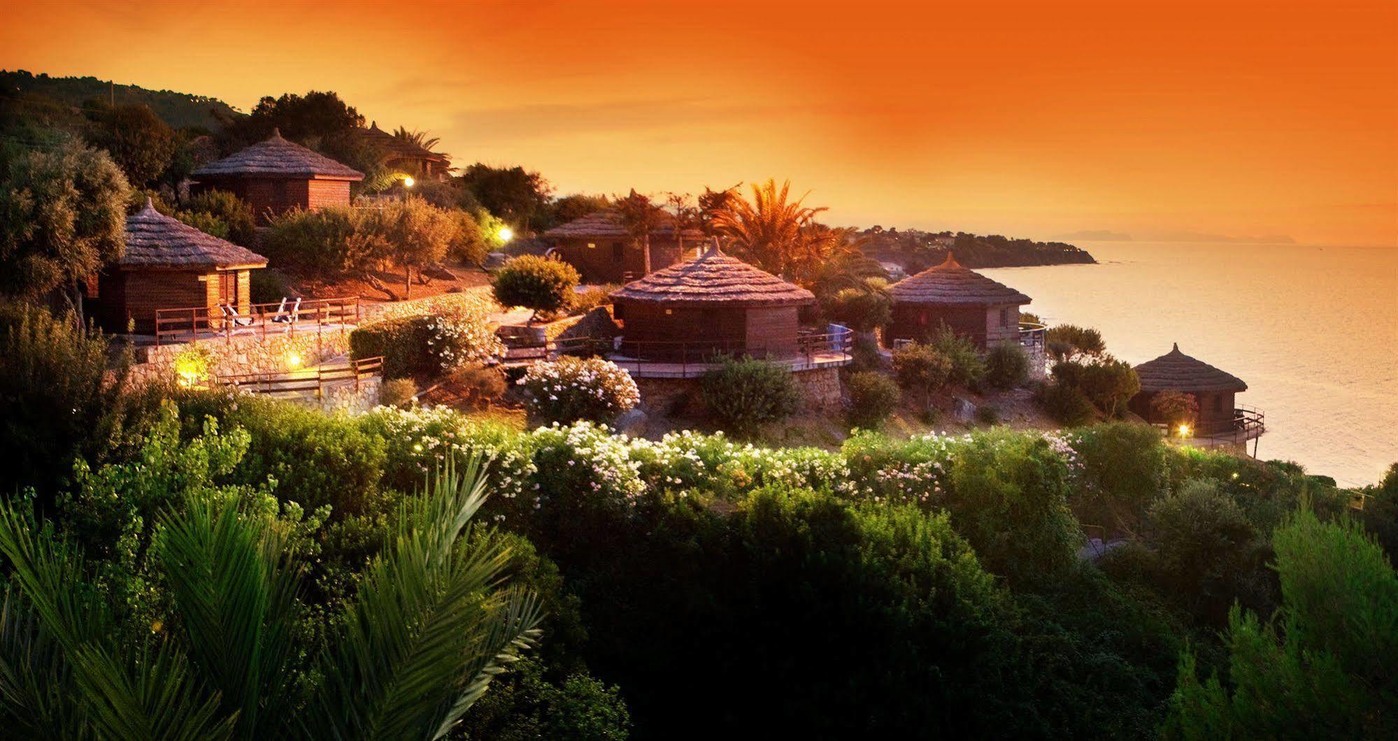 צ'פאלו Calanica Resort מראה חיצוני תמונה